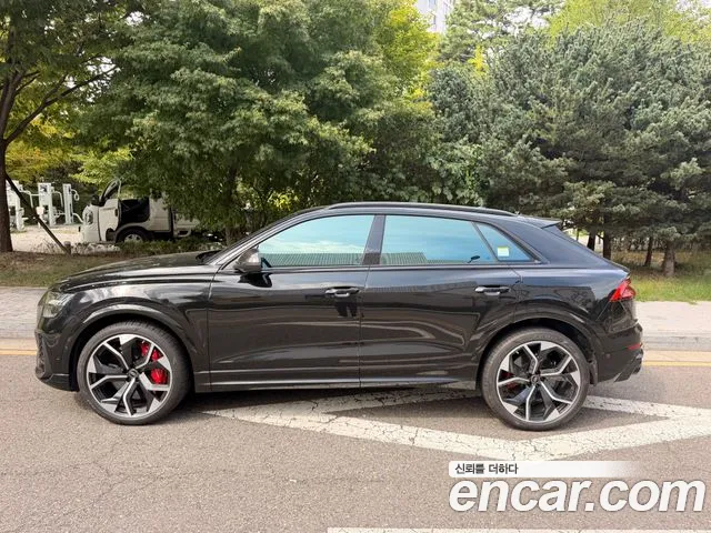 Audi RSQ8 — фото 11