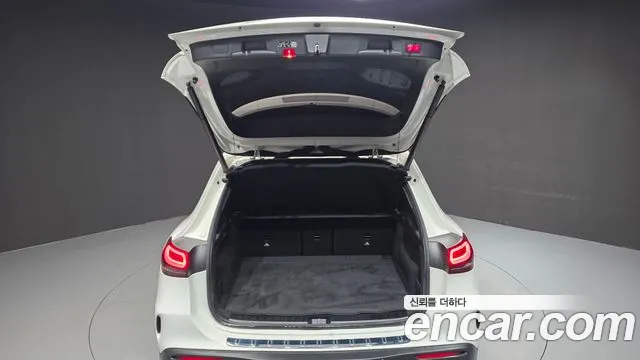 Mercedes-Benz EQA — фото 17