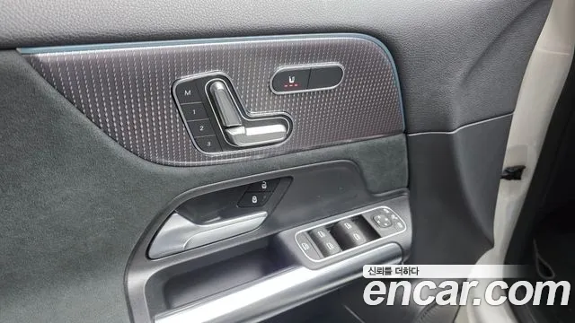 Mercedes-Benz EQA — фото 18