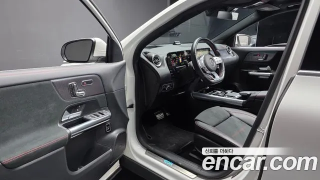 Mercedes-Benz EQA — фото 10