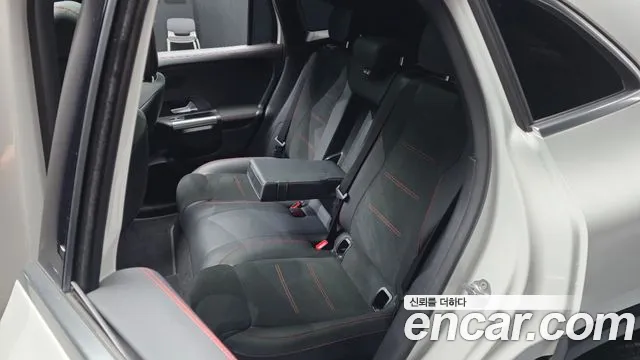 Mercedes-Benz EQA — фото 12