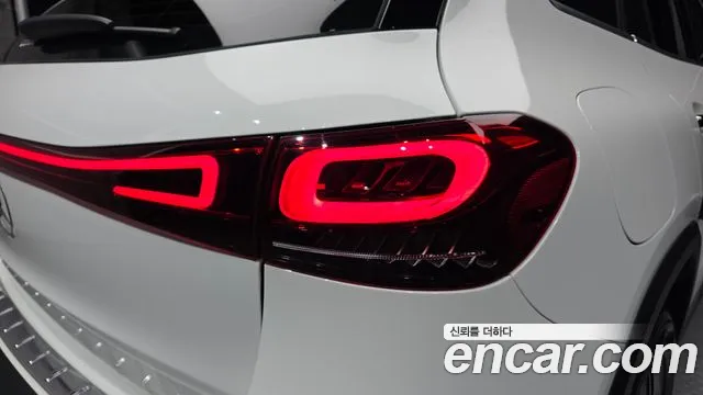 Mercedes-Benz EQA — фото 23