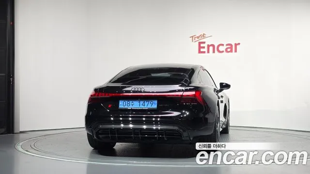 Audi RS e-tron GT — фото 4