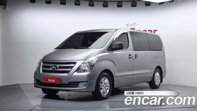 Hyundai Starex — фото 1