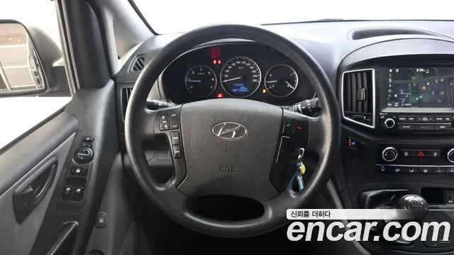 Hyundai Starex — фото 13