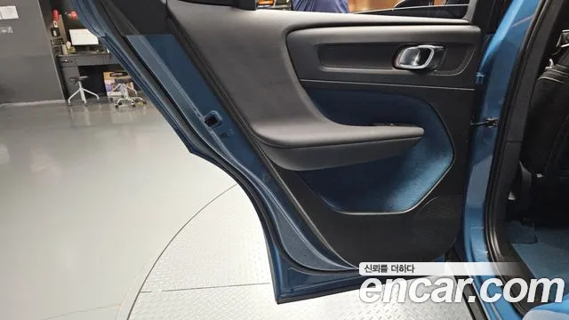 Volvo C40 — фото 25