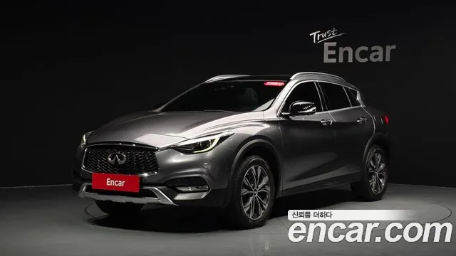Infiniti QX30 — фото 1