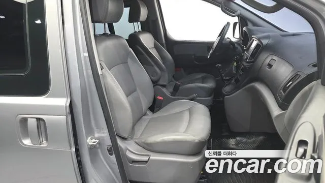 Hyundai Starex — фото 11