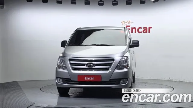 Hyundai Starex — фото 3
