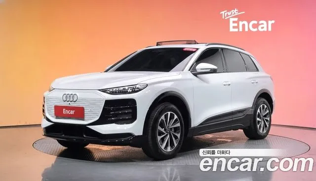 Audi Q6 e-tron — фото 21