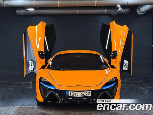 McLaren Artura — фото 1
