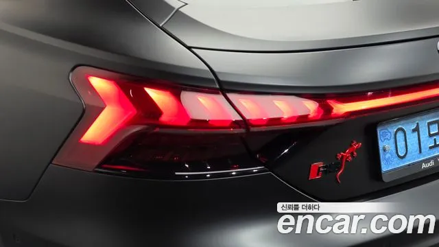 Audi RS e-tron GT — фото 23