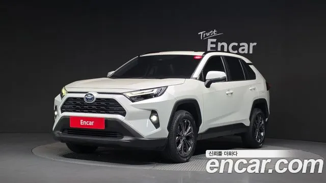Toyota RAV4 — фото 1