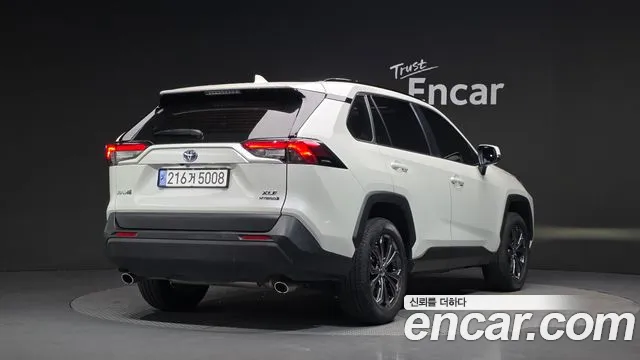 Toyota RAV4 — фото 2