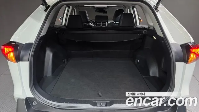 Toyota RAV4 — фото 27
