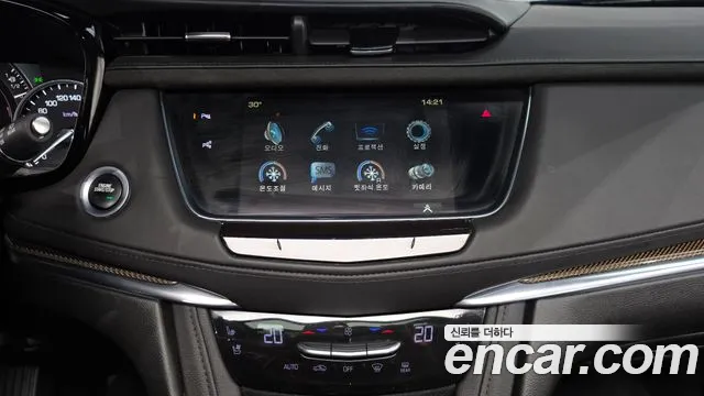 Cadillac XT5 — фото 13