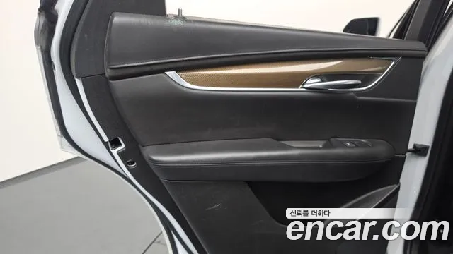 Cadillac XT5 — фото 25
