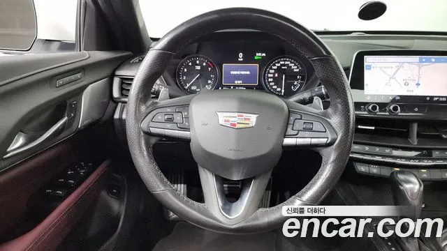 Cadillac CT4 — фото 14