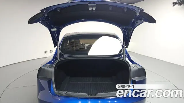 Tesla Model 3 — фото 33