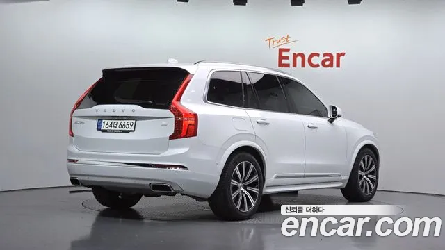 Volvo XC90 — фото 1