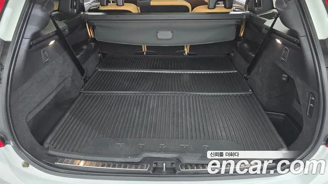 Volvo XC90 — фото 15