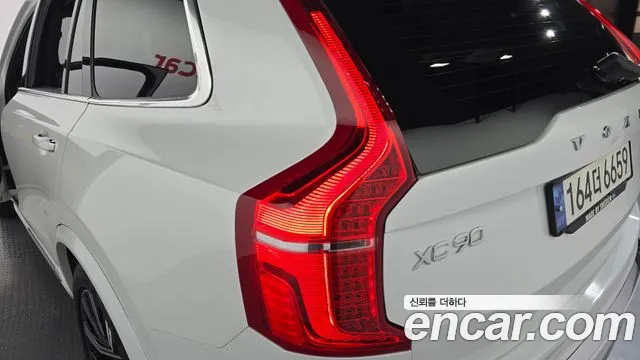 Volvo XC90 — фото 23