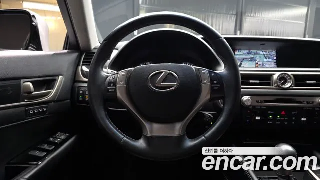 Lexus GS — фото 12
