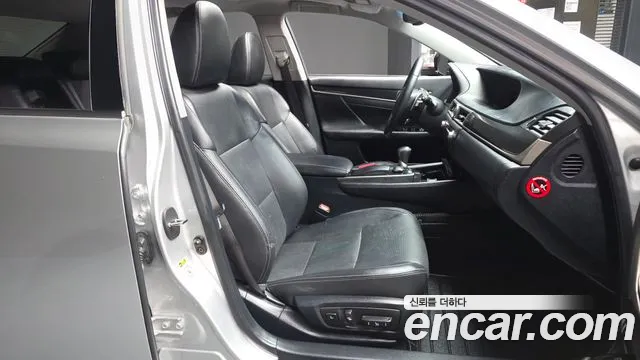 Lexus GS — фото 10