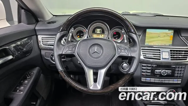 Mercedes-Benz CLS-Class — фото 12