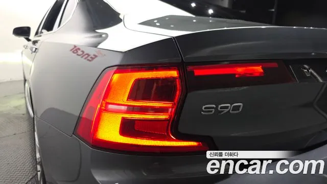 Volvo S90 — фото 23