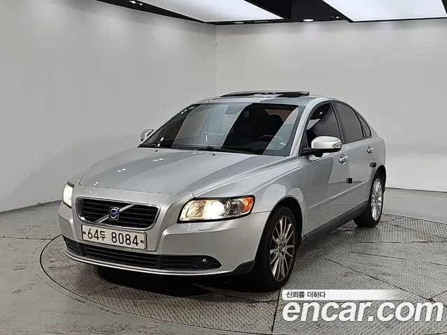 Volvo S40 — фото 1
