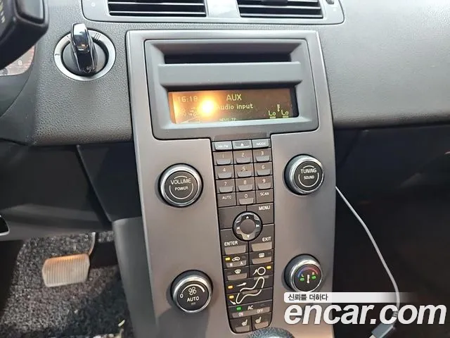 Volvo S40 — фото 16