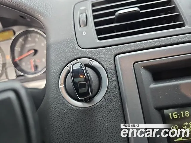 Volvo S40 — фото 17