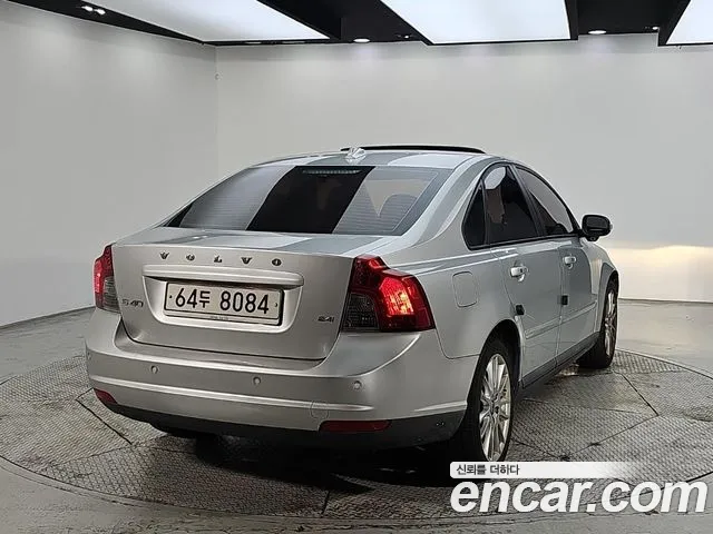 Volvo S40 — фото 4