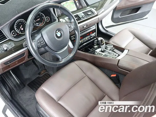 BMW 5-Series — фото 16