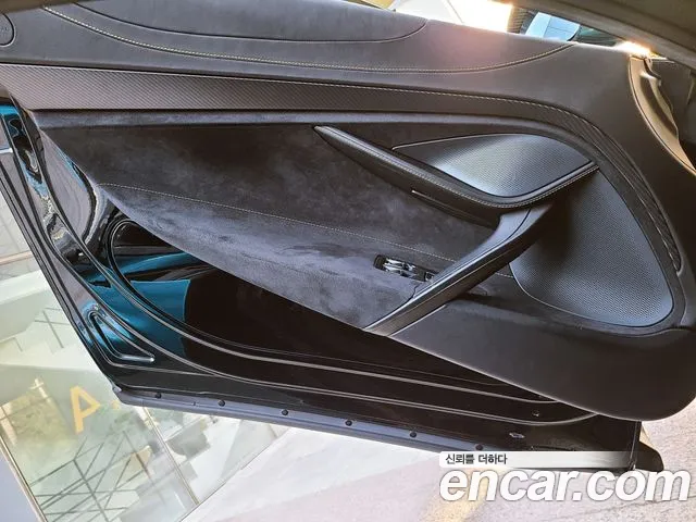 McLaren 720S — фото 14