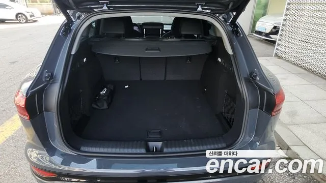 Audi Q6 e-tron — фото 11