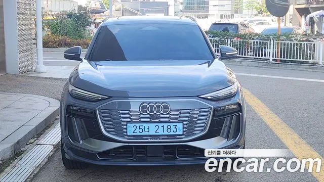 Audi Q6 e-tron — фото 2