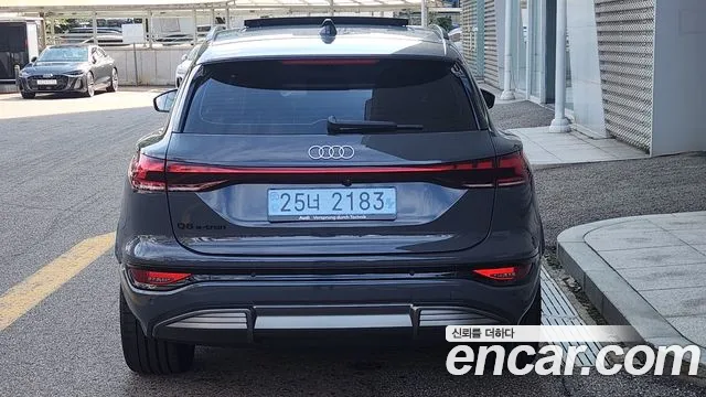 Audi Q6 e-tron — фото 3