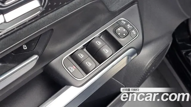 Mercedes-Benz EQB — фото 29