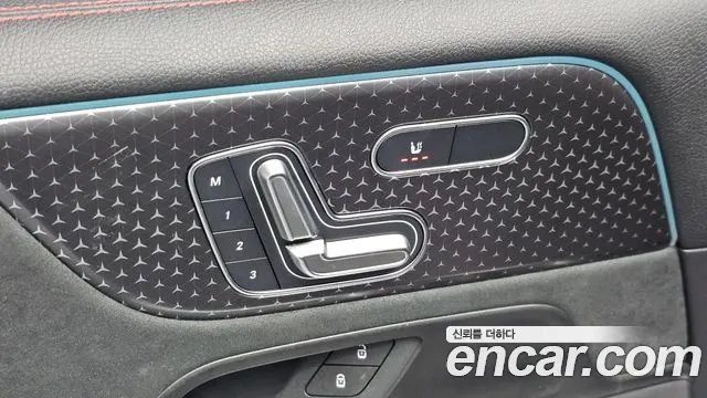 Mercedes-Benz EQB — фото 30