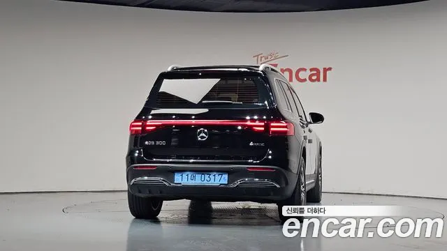 Mercedes-Benz EQB — фото 3