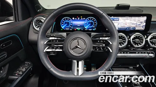 Mercedes-Benz EQB — фото 12