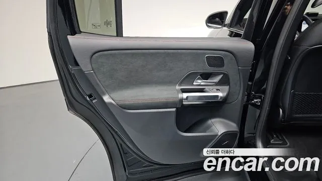 Mercedes-Benz EQB — фото 25