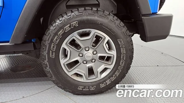 Jeep Wrangler — фото 21