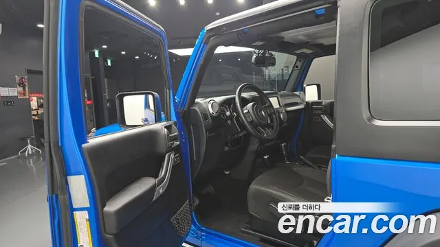 Jeep Wrangler — фото 10