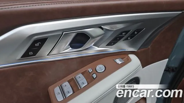 BMW XM — фото 30
