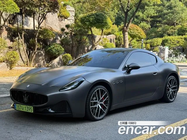 Maserati GranTurismo — фото 1