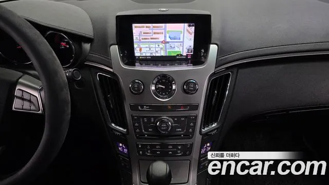 Cadillac CTS — фото 15