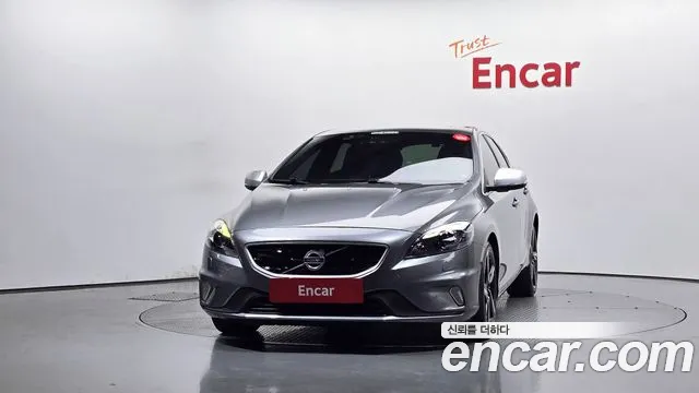Volvo V40 — фото 3